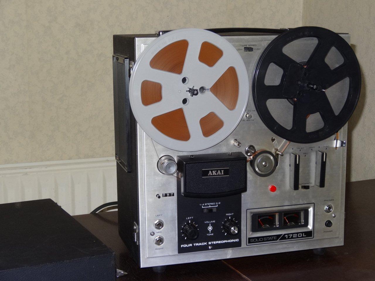 Akai 1720L tape recorder (1969) – The Technojunk Files